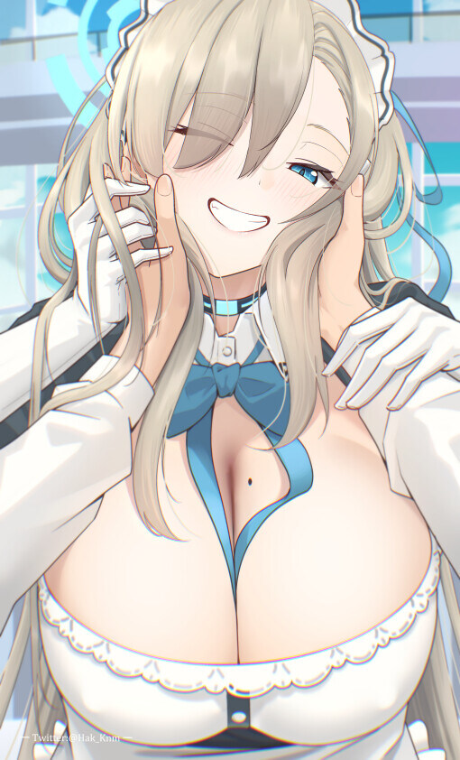 블루아카) 웃는게 참 매력적인 학생_1.jpg
