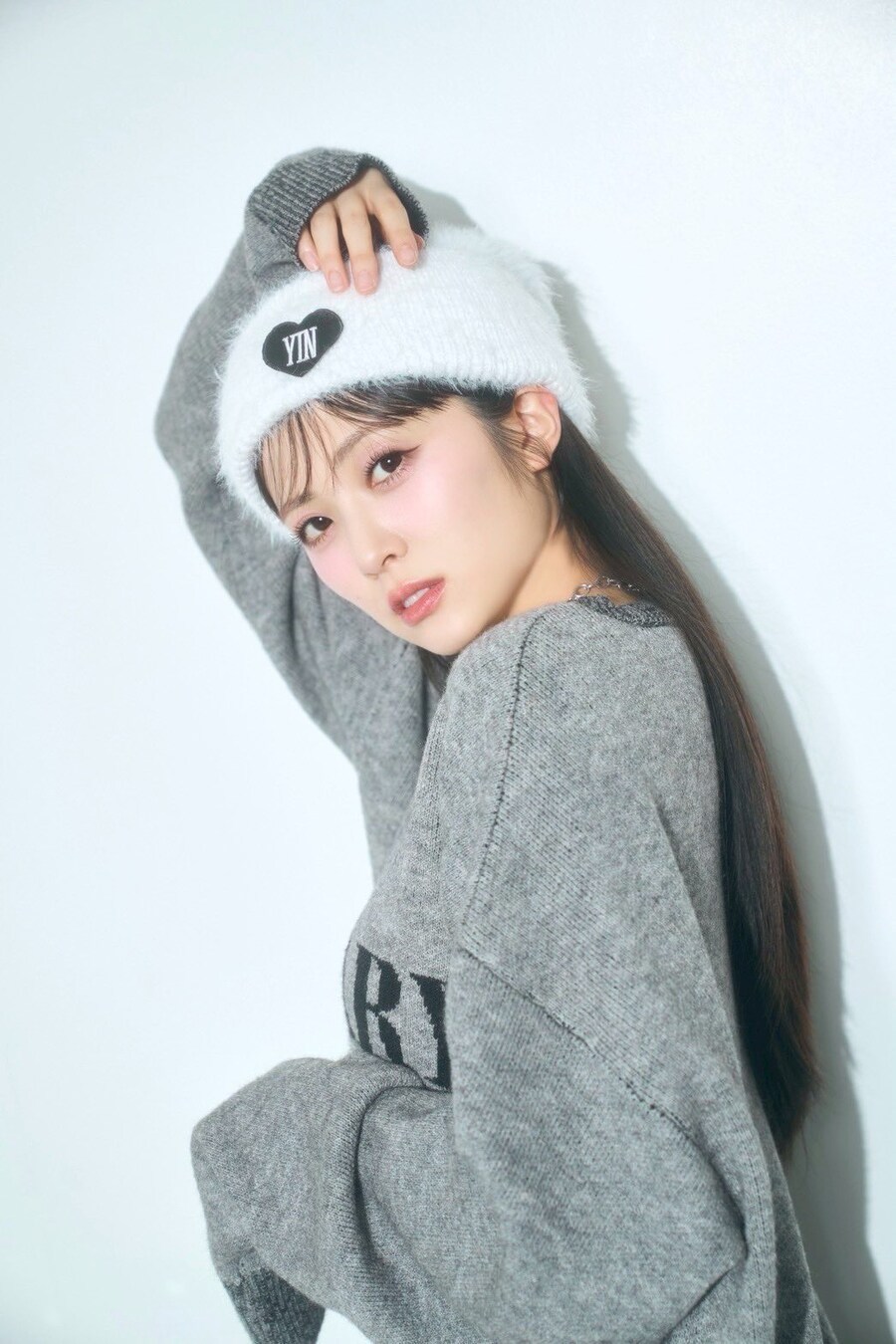 유이나 1시즌 한정 어패럴 브랜드 「YUINARY」 수주발매_2.jpg