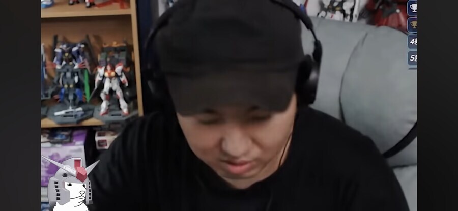 너네 샤아가 사실 버튜버인거 알고있음?_8.jpg