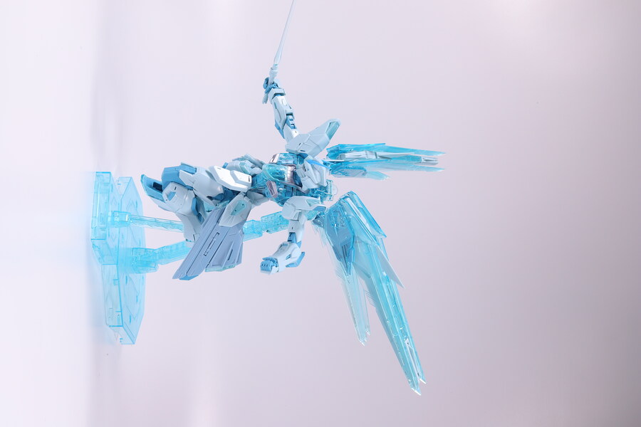 MG] 프리덤 건담 2.0 (크로스 콘트라스트 컬러 클리어 블루 Ver.)_44.jpg