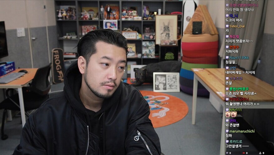 치치직을 점거중인 조폭들_2.png