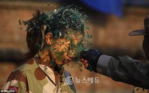 유비소프트 디비전은 안 팔렸다는 게 한스럽다_1.jpg
