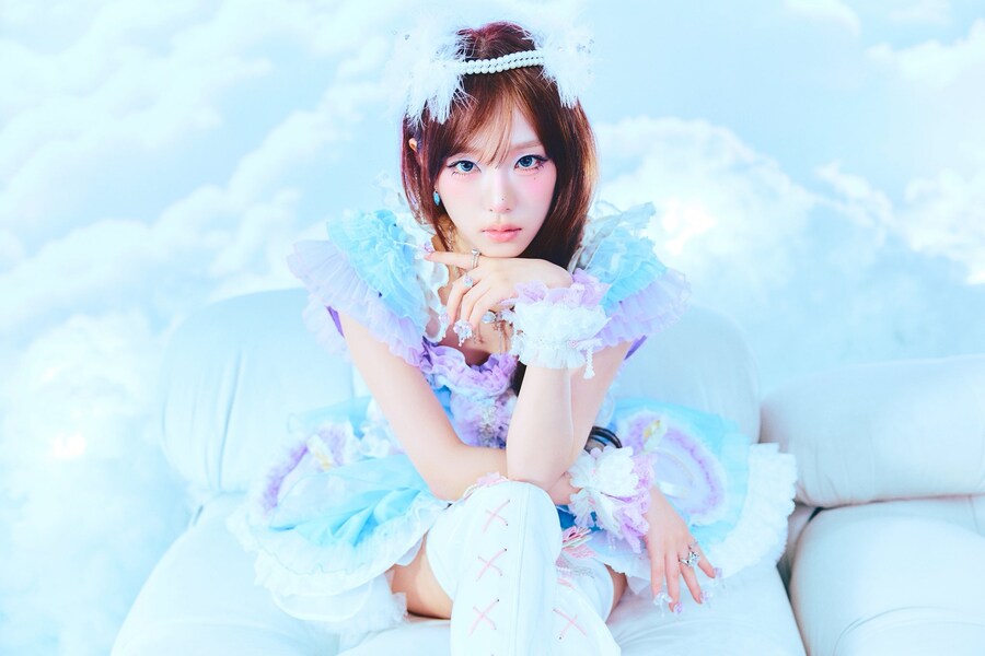 [최예나] "Blooming Wings" 콘셉트 포토_8.jpg