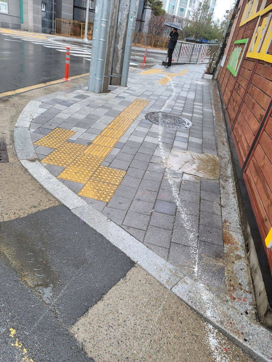 헨젤과 그레텔 한국 실사판_2.jpg