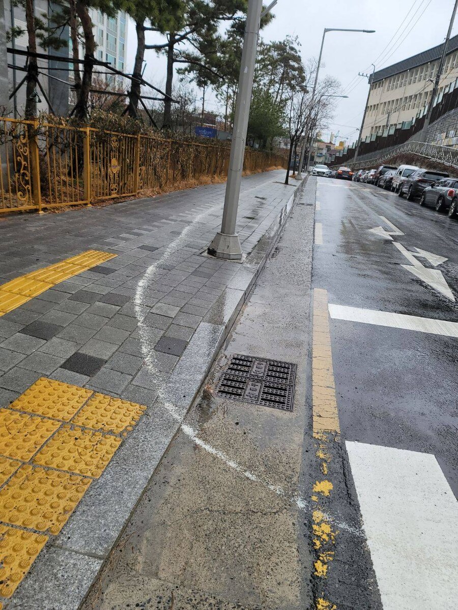 헨젤과 그레텔 한국 실사판_3.jpg