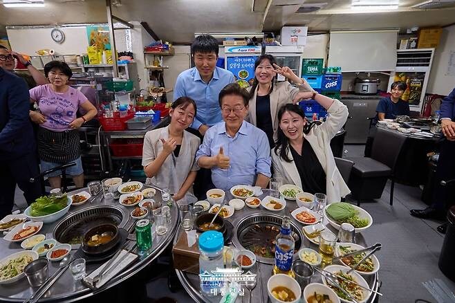 "이재명 회식 영상에 분노한 2030 女"?_3.jpg
