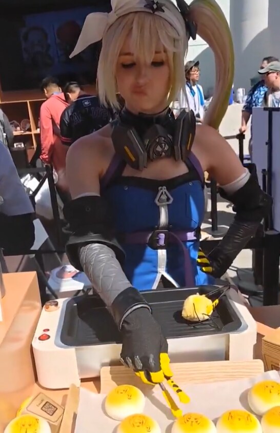 소전2)지휘관님 주문하신 "샤크리가 아닌" 빵 여기 있습니다!_3.png