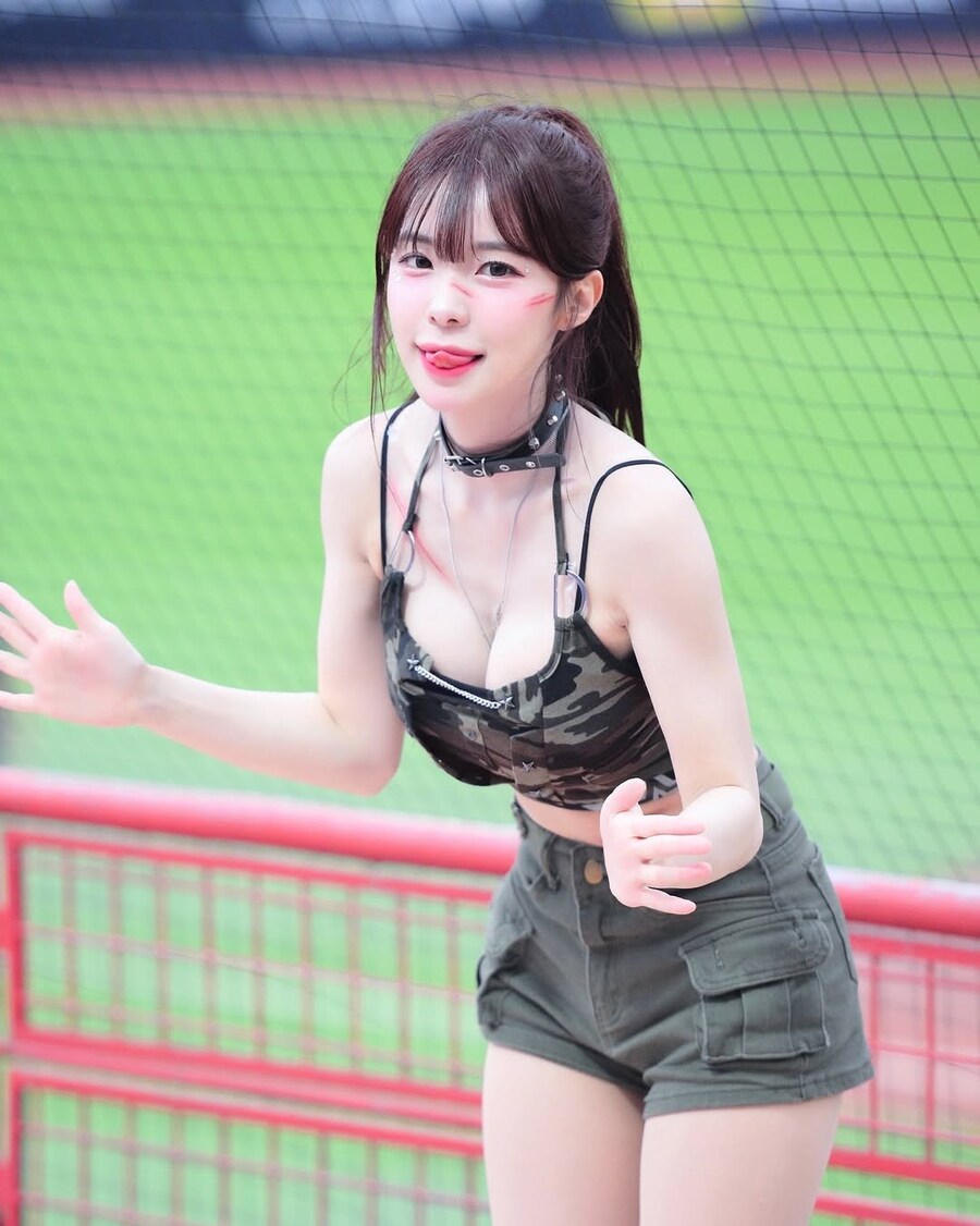 호불호 갈리는 복장 jpg_1.jpg