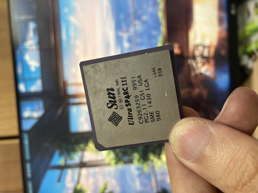 90년대 cpu 주웠는데 다리가 안달려 있음!_3.jpg