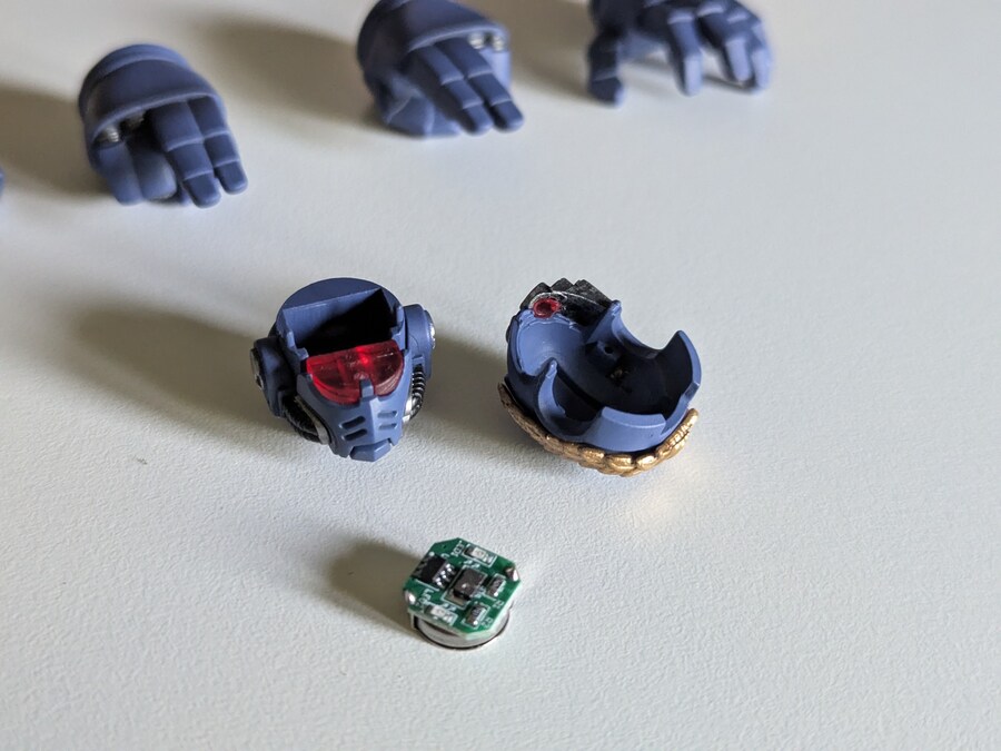 [조이토이] 워해머40K 스페이스마린2 마니우스 칼가_2.jpg