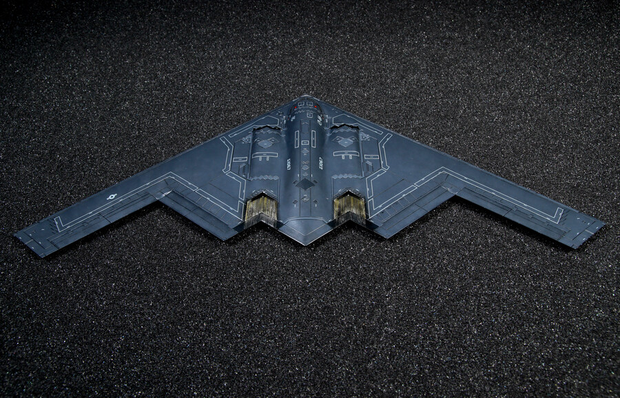 오로지 스폰지 도색만으로 B-2 완성하기!!_3.jpg