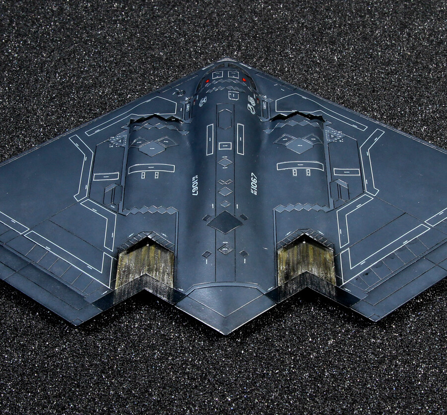 오로지 스폰지 도색만으로 B-2 완성하기!!_7.jpg