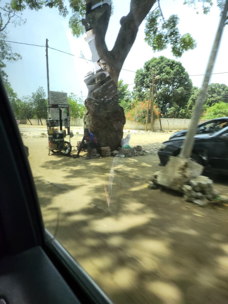 아프리카에서 먹는 신라면 12000원_9.jpg