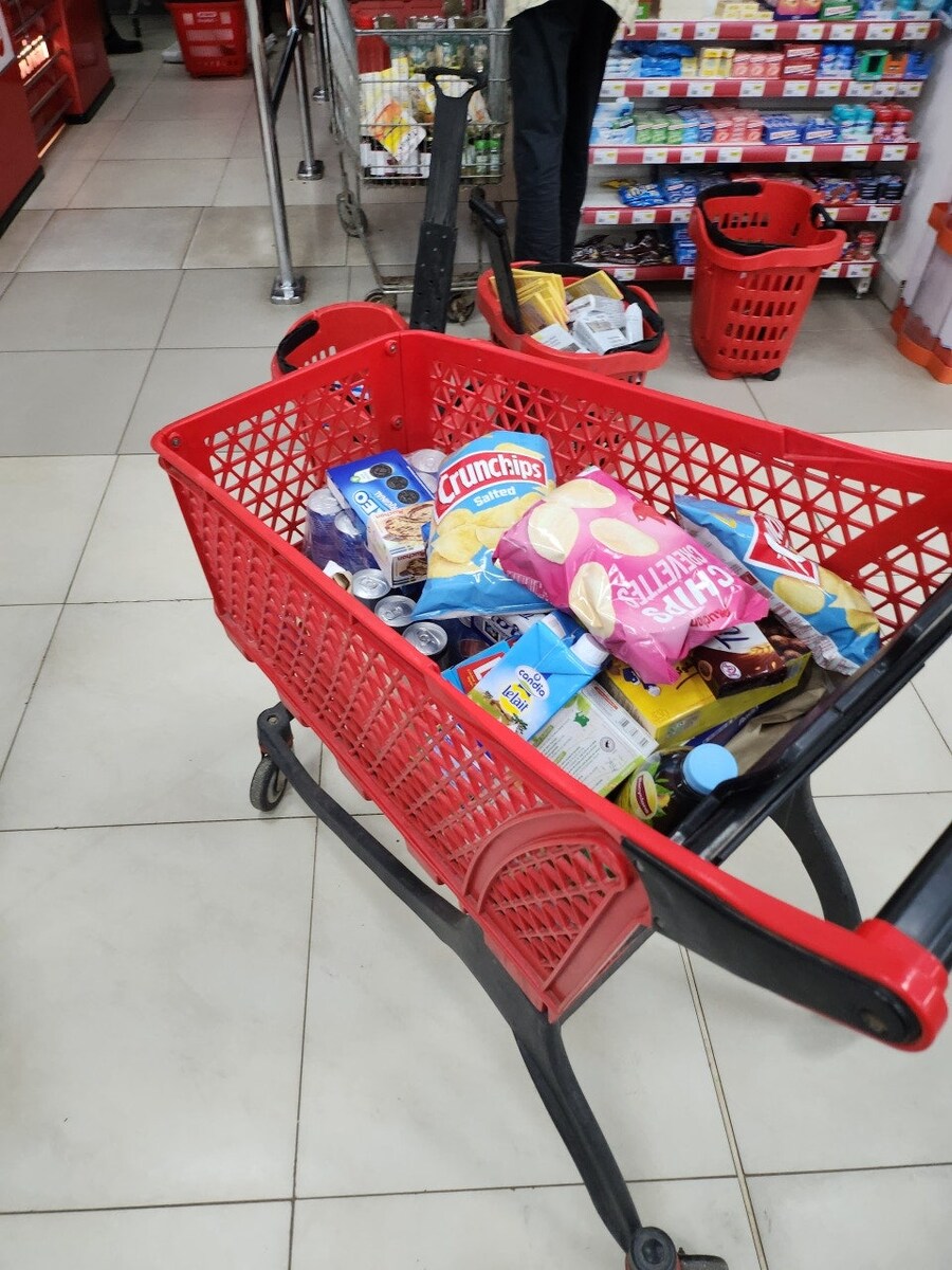 아프리카에서 먹는 신라면 12000원_22.jpg