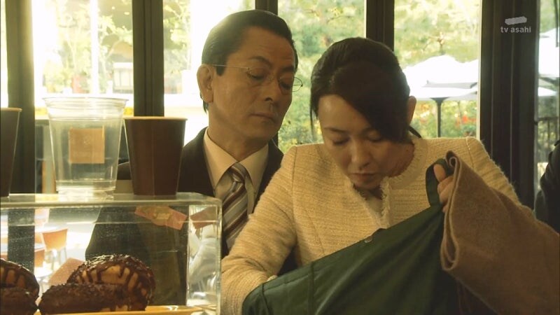 위법수사를 밥 먹듯이 하는 주인공의 내로남불_3.jpg