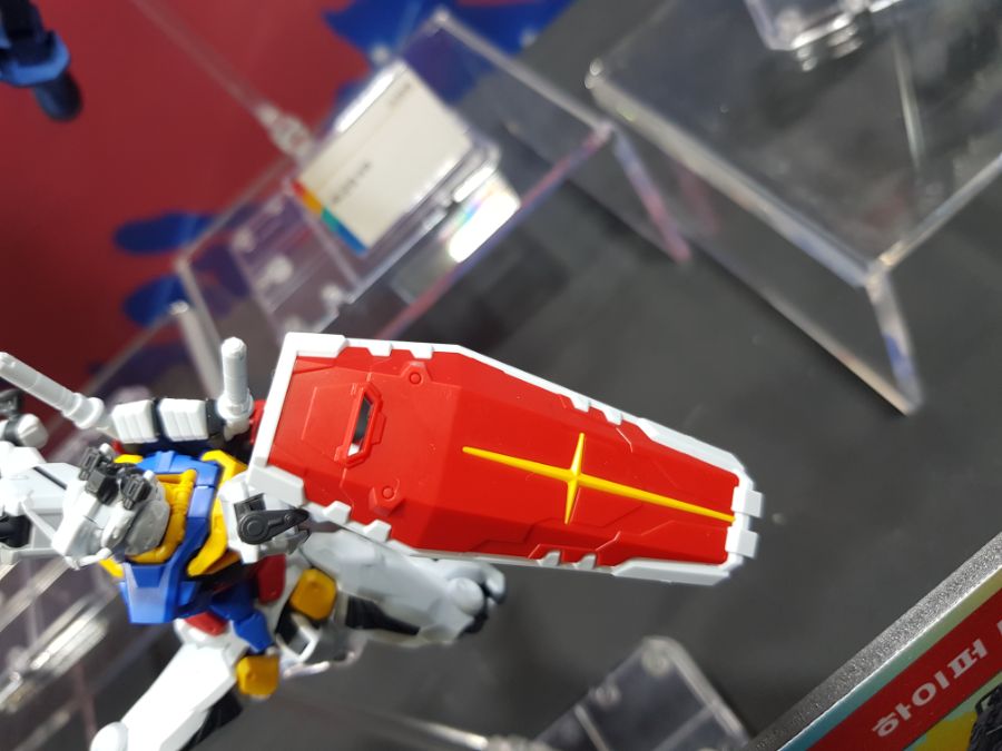 HG GQ 1/144 하얀 건담 펀 엑스포 전시 사진_8.jpg