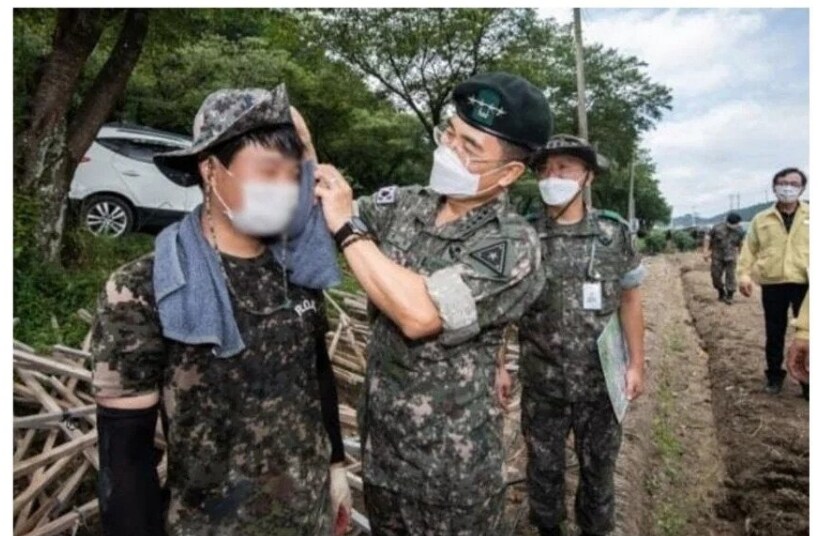"용사님....여기..벗기면 되나요...?"_1.png
