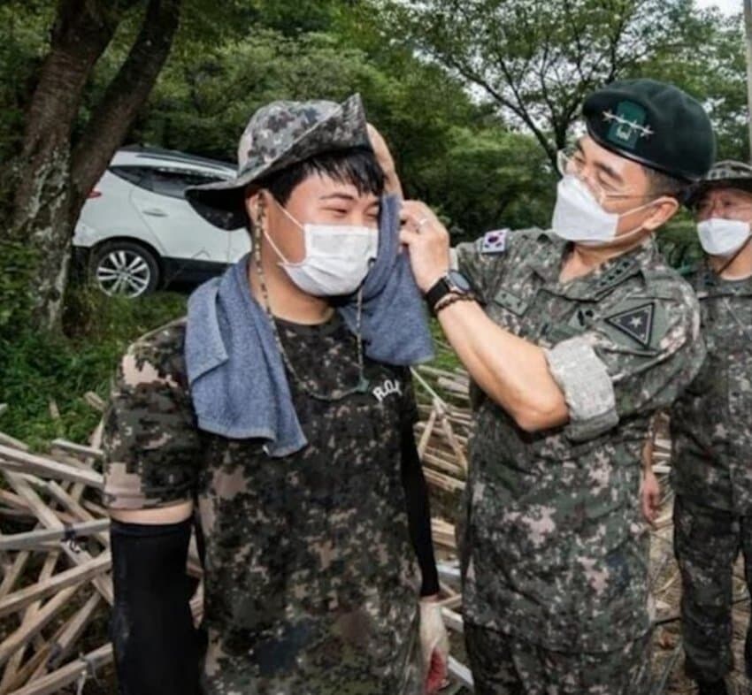 ”와, 벗겨보니 용사님꺼 엄청 기네요!"_1.jpg