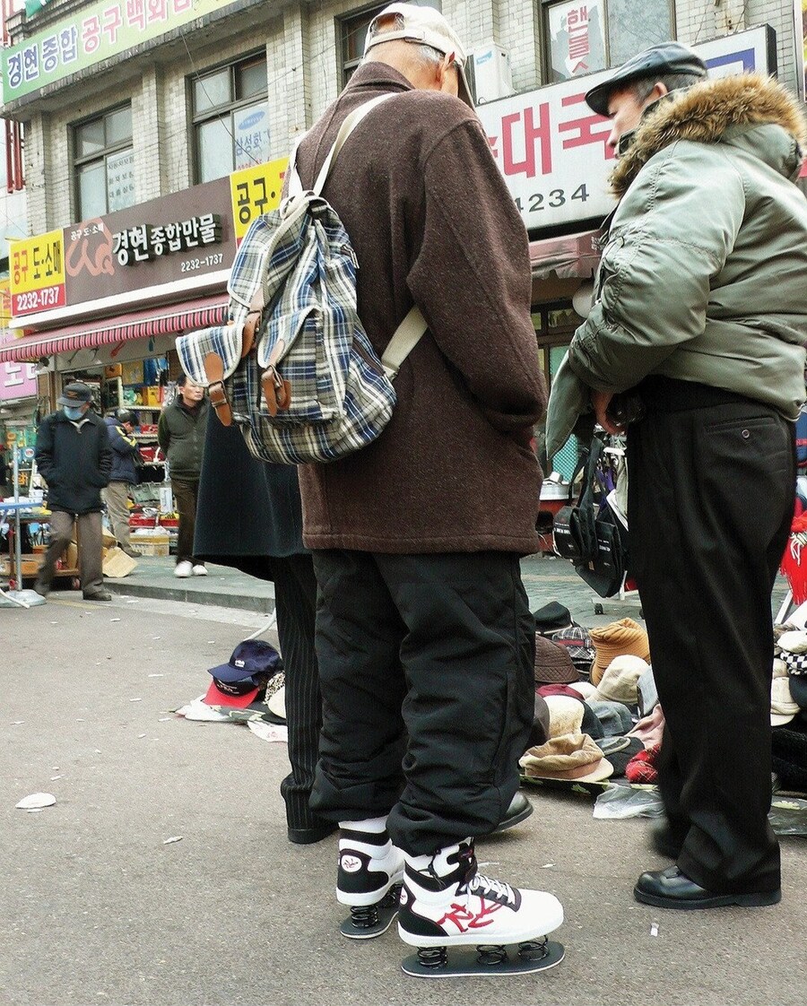 해외 패션 플랫폼에 소개된 동묘 할배 스트릿 패션.jpg_2.jpg