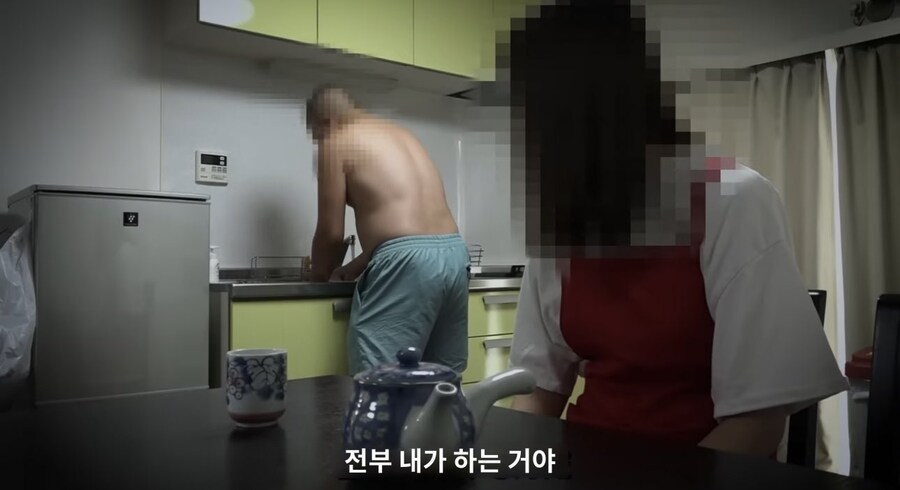 집에 있을때마다 아내를 구박하는 남편_3.jpg