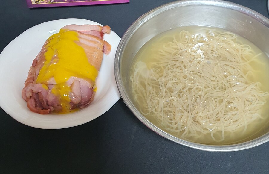 있는걸로 대충 끼려묵는 오늘점심_1.jpg