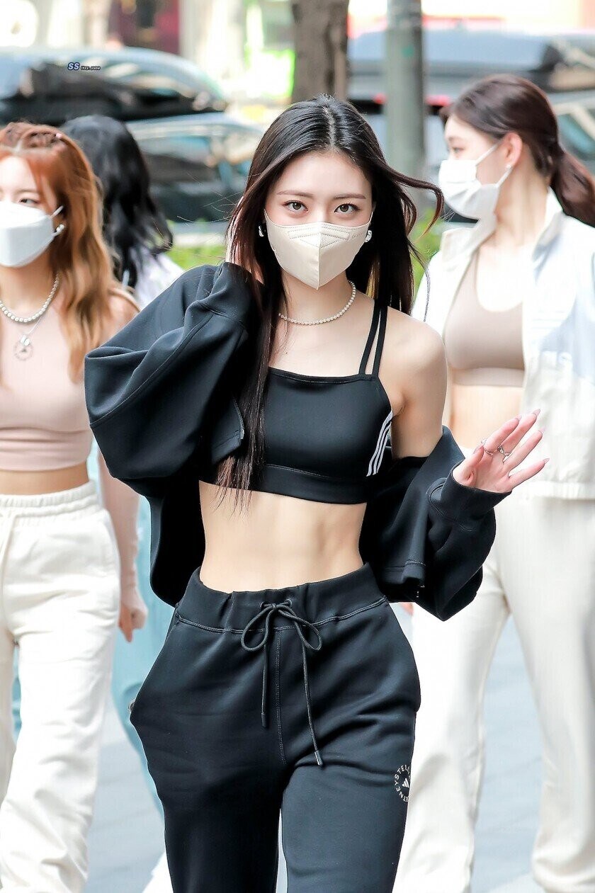 뭐, 유게이들 약점이 거유꼴잘이라고?_1.jpg