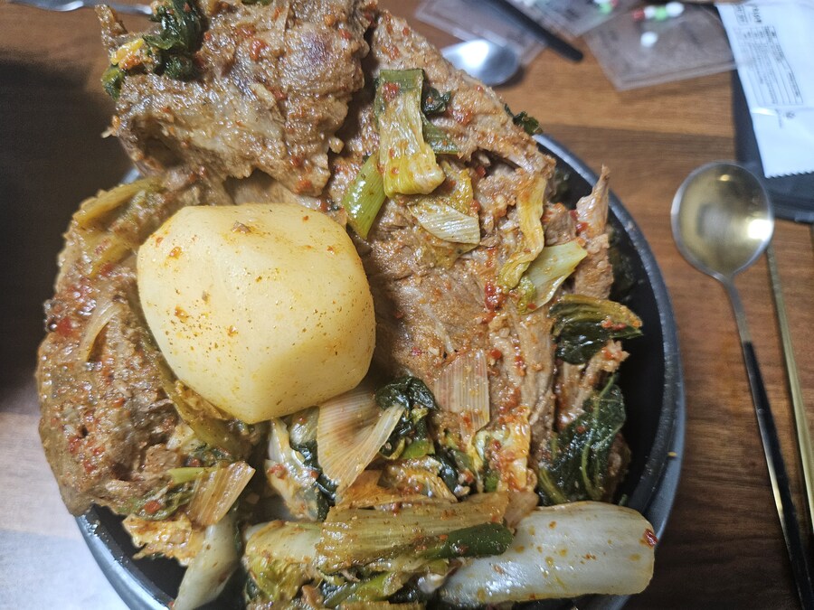 니들 방금 내가 만든거 먹으라면 먹어?_2.jpg