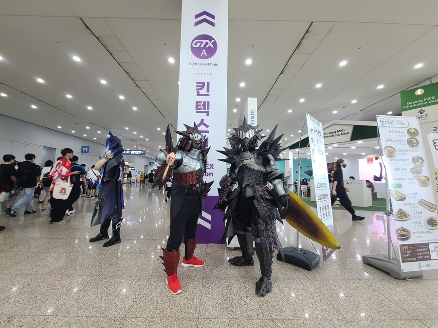 서코) 여름 코스프레 이대로 가면_6.jpg