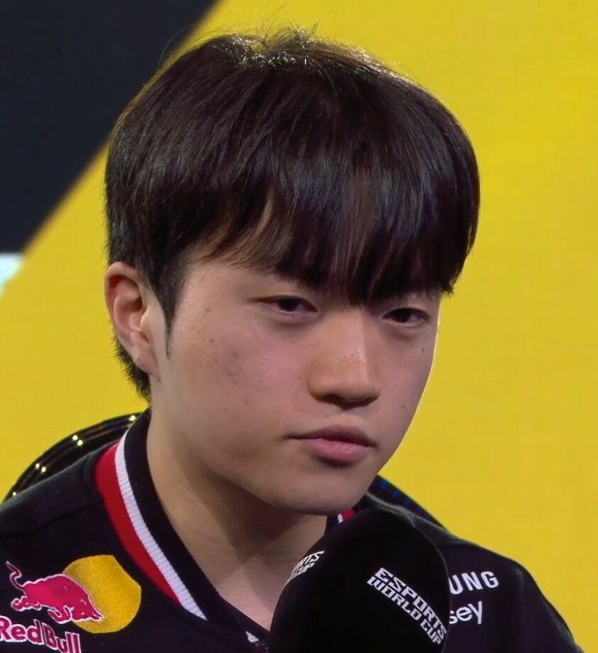 롤)누가봐도 존나 피곤해보임_1.png