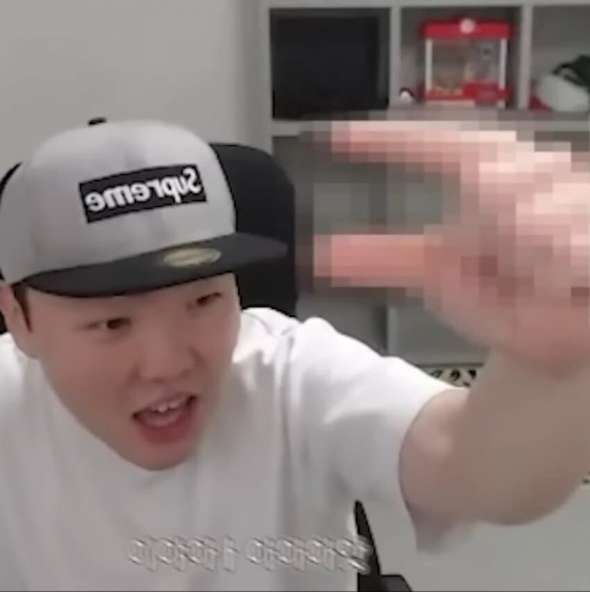 어느 유튜버의 논란 대처법_8.png