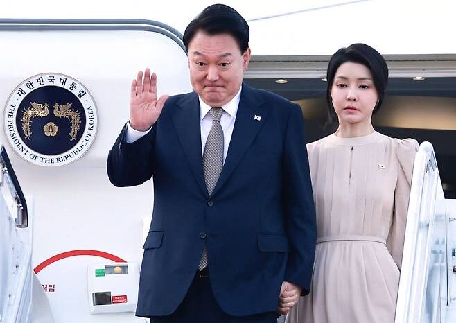 드디어 김건희 불렀다... 특검 "피의자 김건희씨" 지칭, 첫 소환 요구_1.jpg