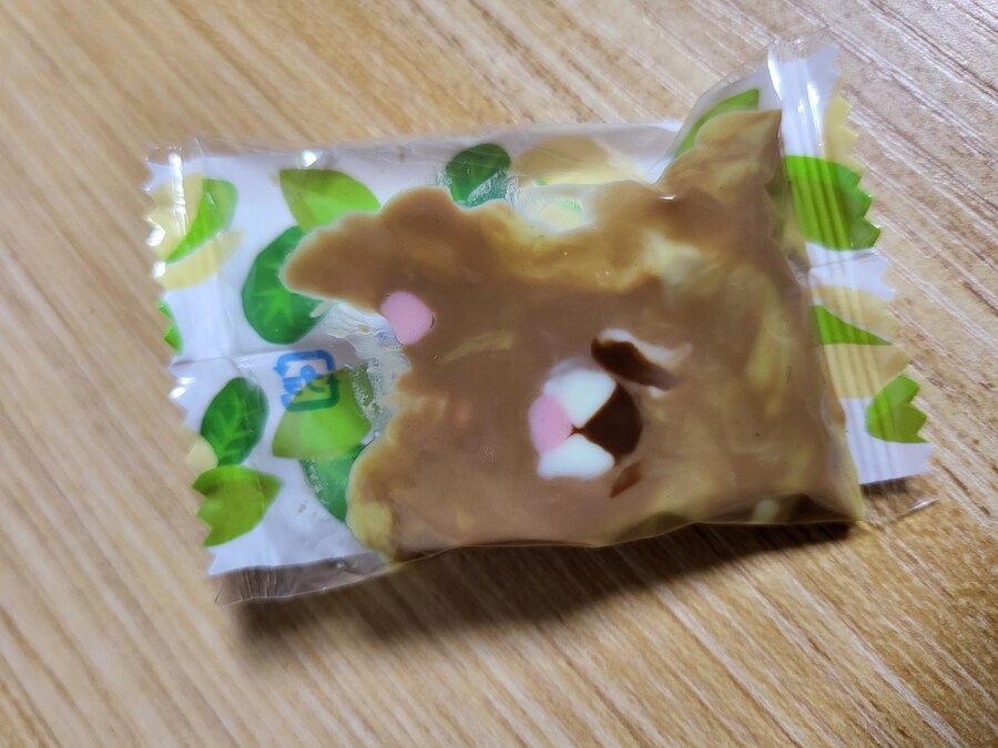 학원샘한테 곰돌이 초콜렛 받음_1.jpg