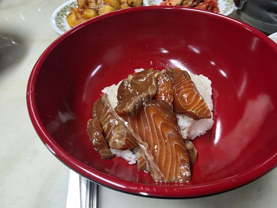 직장에서 3천원씩 걷어서 해먹는 점심 연어장 감자볶음_13.jpg