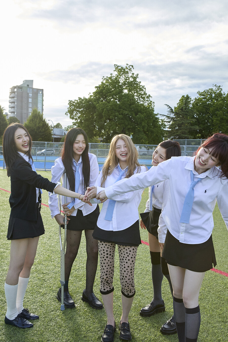 [컨셉포토] 키키 디지털 싱글 [DANCING ALONE] 단체_4.jpg