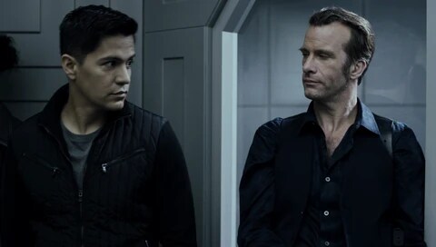 SF) 어느 노련한 형사의 우주 추리극_10.png