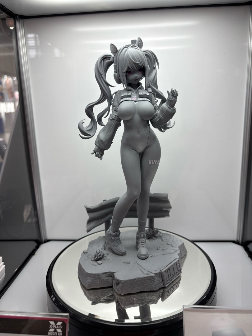 [엑스 플러스] 승리의 여신: 니케 - 앨리스 원형 전시 사진_2.jpg