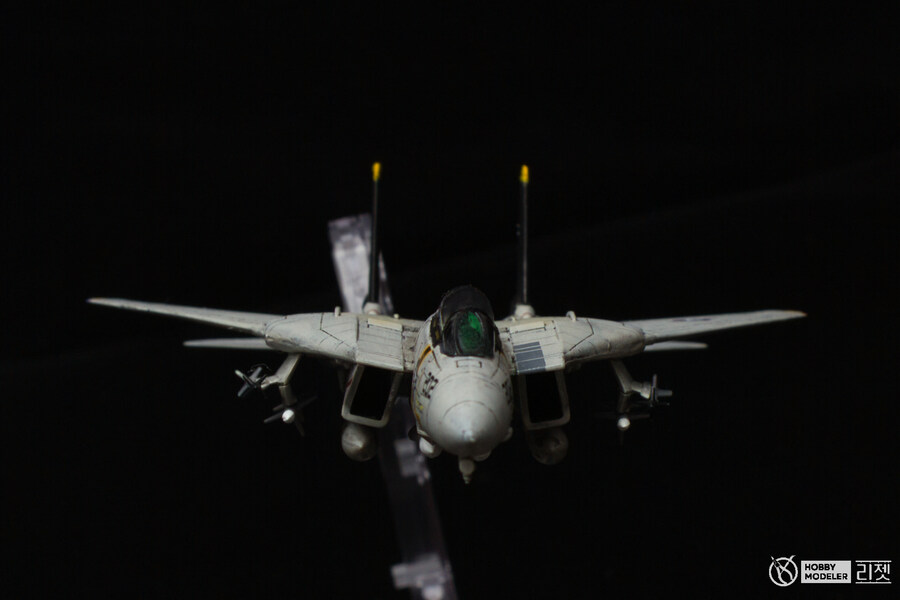아카데미 1/144 미해군 F-14A VF-84 "졸리 로저스"_16.jpg