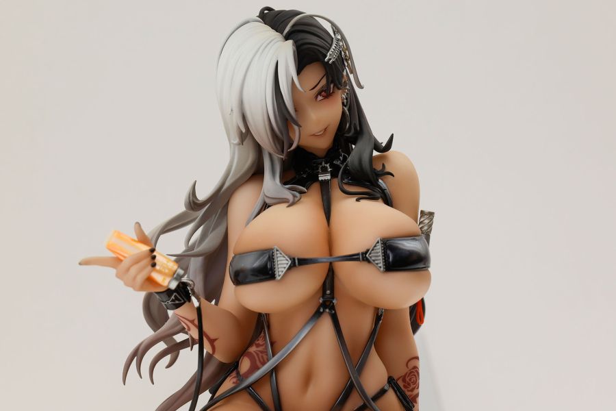[APEX] 원페스 2025 여름 1/7 아주르 레인 & 니케 계열 전시 사진_4.jpg