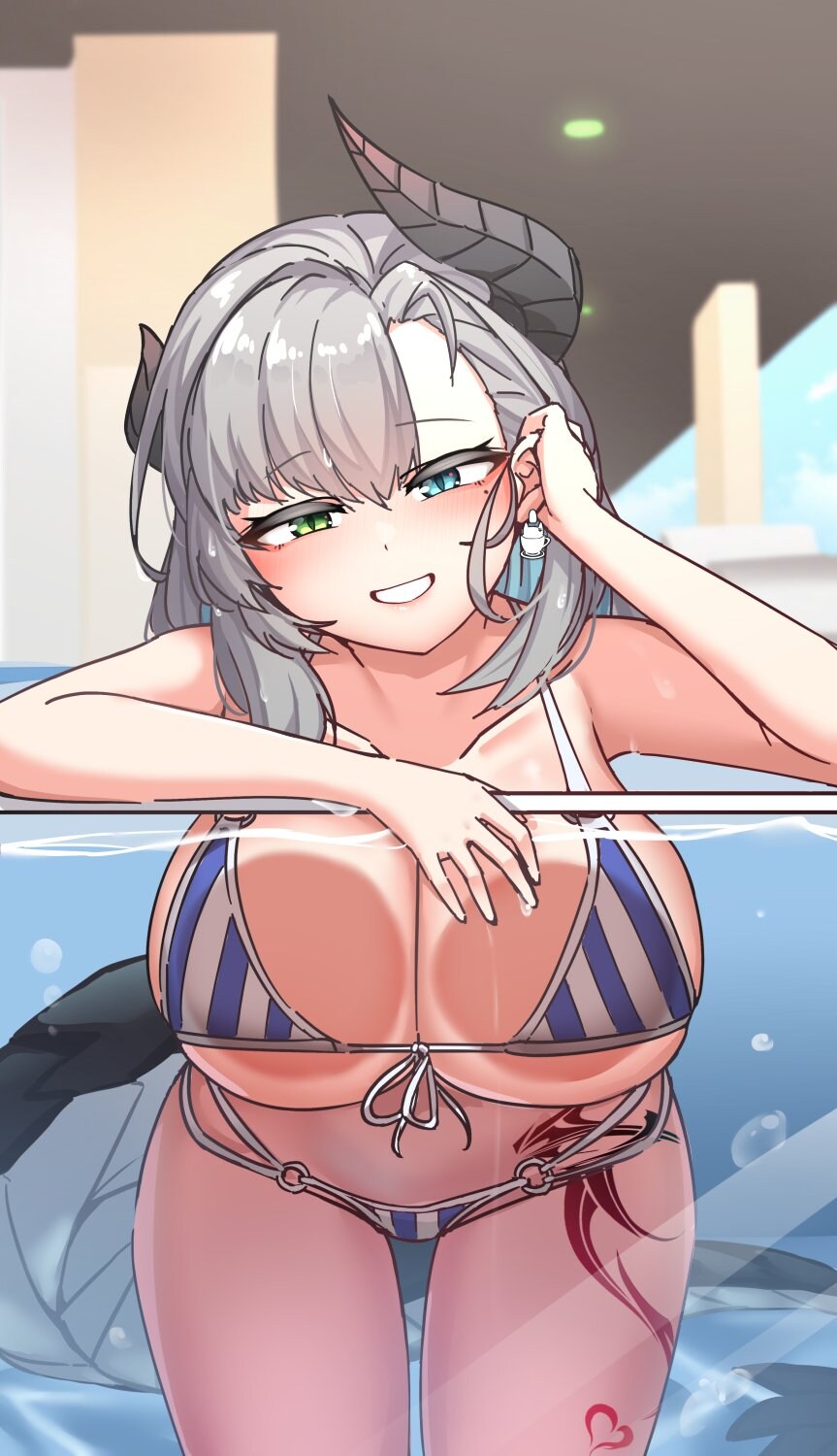 버미육)어항속 비키니 쿠미르_1.jpg