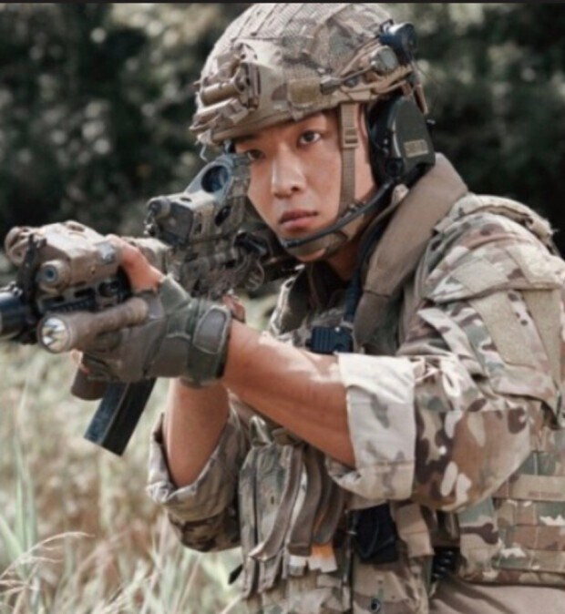 특수부대 출신이 잘생긴 미남이 많은 이유가 뭐임??_2.jpg