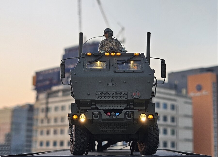 1/35 Foreart USMC M142 HIMARS 발사 (w. LED)_3.jpg