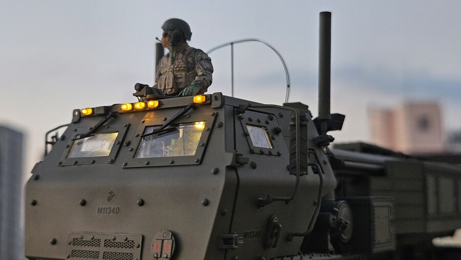 1/35 Foreart USMC M142 HIMARS 발사 (w. LED)_13.jpg