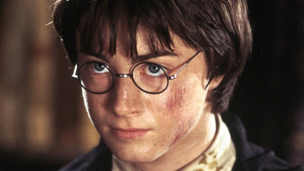 해리포터) 해리가 호그와트 첫날부터 유명해진 이유_13.png