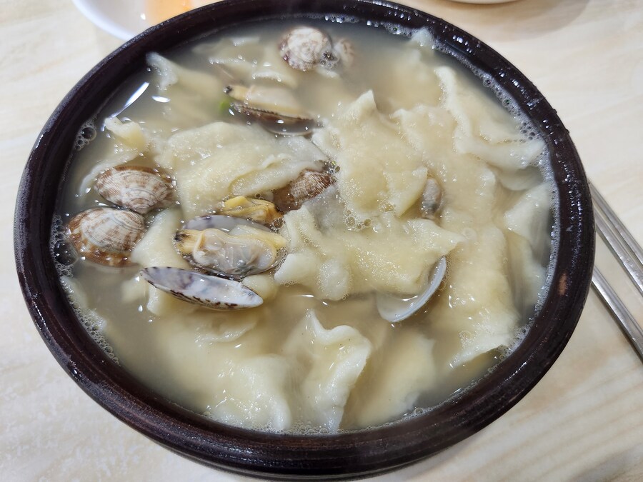 더운날에 먹어야 더 좋은 마포칼국수_2.jpg