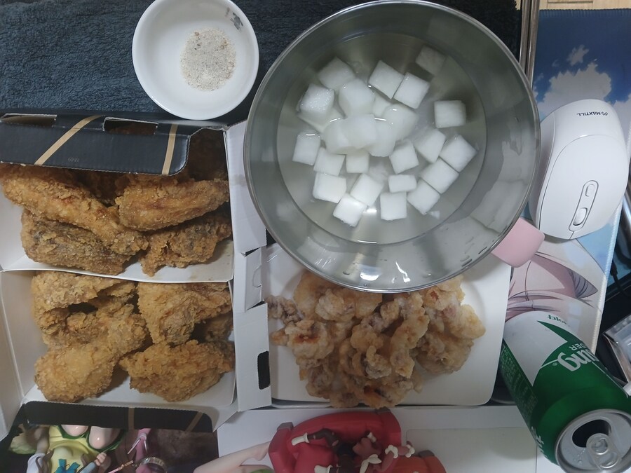 치느님 일용할 양식을 주셔서 감사드리며_1.jpg