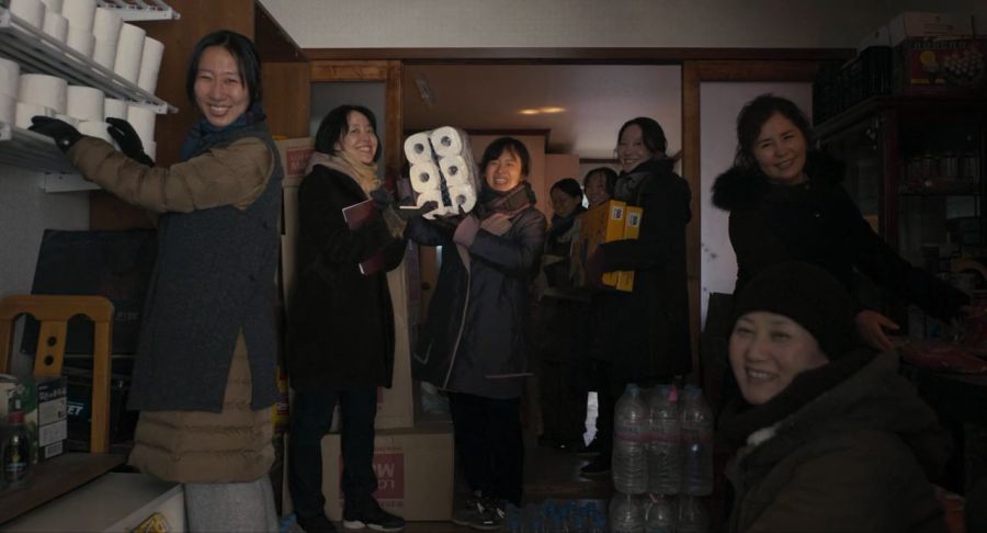 영화속 아파트에서 사는 사람들_7.jpg
