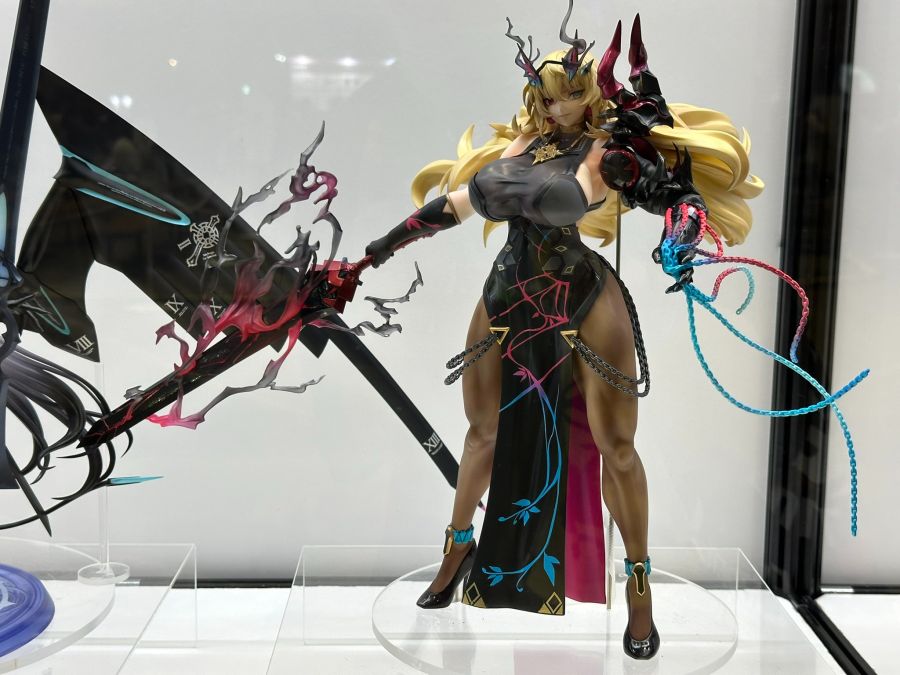 [Phat!] FGO - 세이버 / 바게스트 전시 사진_1.jpg