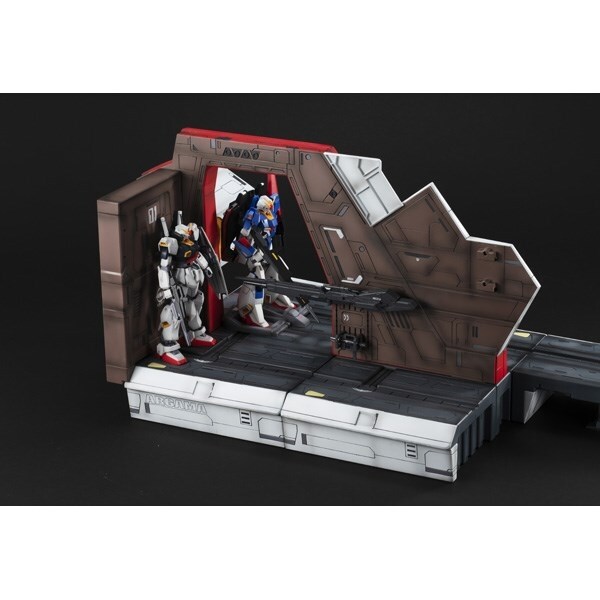 [메가하우스] RMS 1/144 HG용 아가마 캐터펄트 덱 40th_7.jpg