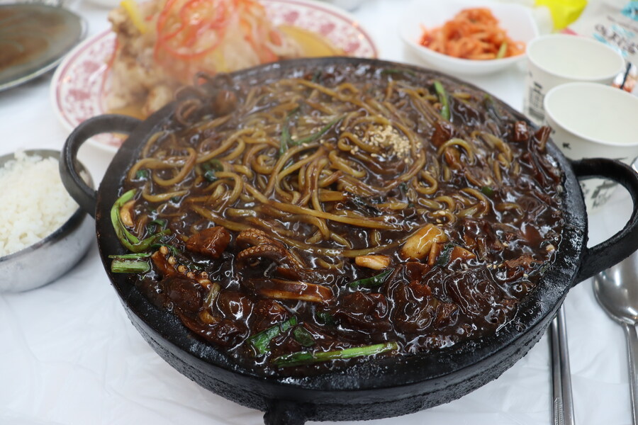 속초에서 유명한 돌판짜장 (가보오 토종닭)_3.jpg