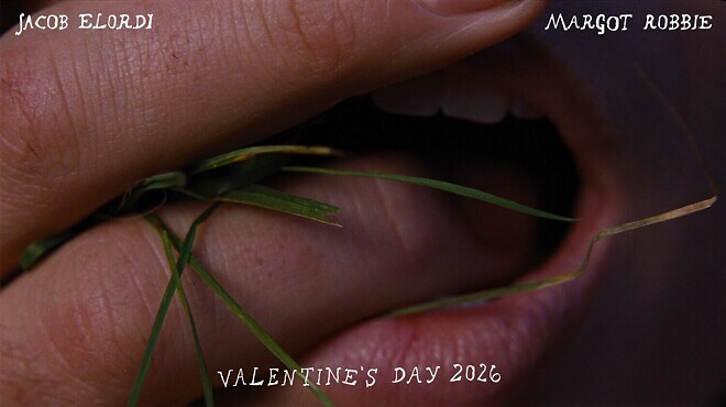 과도한 성적 표현 담은 에메랄드 페넬의 '폭풍의 언덕'_3.jpg